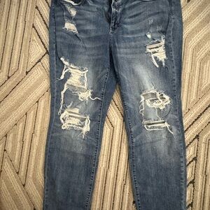 Judy Blue Boyfriend Jeans in Distressed Blue EUC 18W